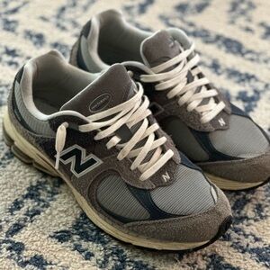 New Balance 2002R Men’s 10.5 Shoes